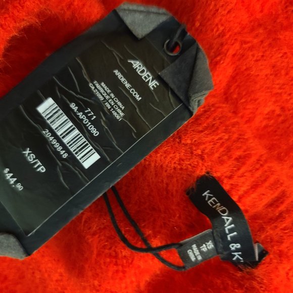 NEW Shoulder top red - Picture 3 of 3